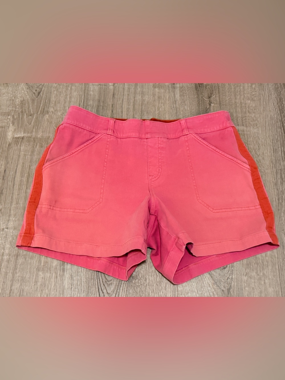 SPANX Coral Twill pull on Shorts Size: L